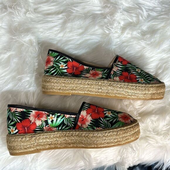 Brand new summer slip ons - Picture 5 of 8